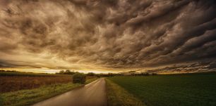 Újabb figyelmeztetés: Székelyföldre is lecsap a vihar