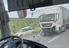 FRISSÍTVE – Szörnyű baleset Bihar megyében: négy személy a helyszínen életét vesztette, köztük egy kiskorú