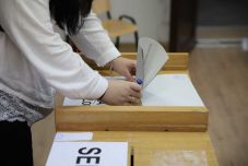 Központi Választási Iroda: az írástudatlanság nem ok arra, hogy a választópolgár ne önállóan adja le a szavazatát