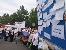 Szolidaritásból tüntetnek a kultúrában és a sajtóban dolgozók