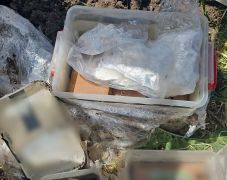 Nagy fogás: a kertben ásták el a kokaint a dílerek