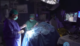 Országos premier: innovatív eljárással egy tíz centiméteres daganatot  távolítottak el egy kisfiú agyából 