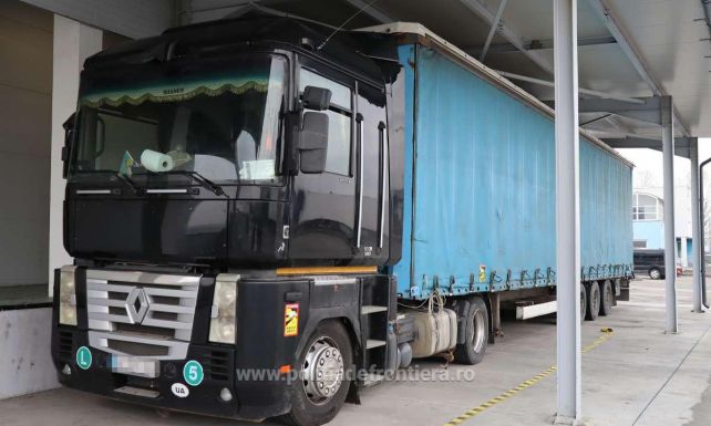 Még a határrendészeket is lenyűgözte a csempészcigaretta-szállítmány