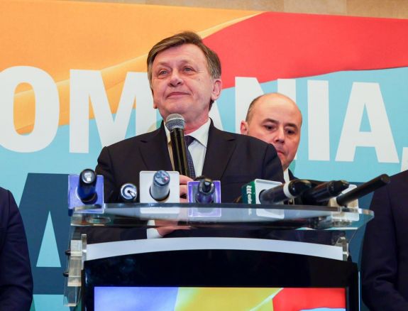 Crin Antonescu – Új verzió, régi bugokkal