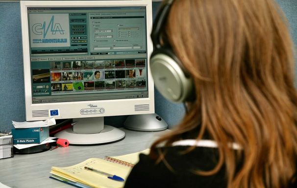 Illegális tartalmakat töröltetett a TikTokról és Facebookról a CNA