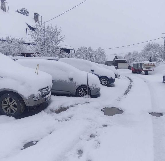 Visszatért a tél Székelyföldre is: folyamatosan takarítják az utakat (VIDEÓ)