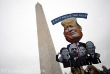 „El a kezekkel!” – Trump és Musk intézkedései ellen tüntettek az USA-ban