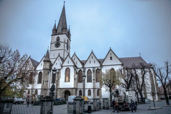 „Demokratikus jelölt” támogatására buzdítja híveit a szász evangélikus egyház