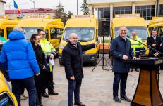 Több mint ötven új elektromos iskolabuszt kaptak a szilágysági diákok