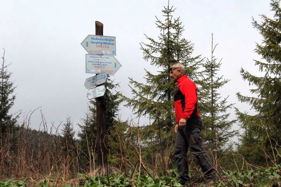 Hargita megye: a hegyimentők előkészítik a túraösvényeket az új szezonra