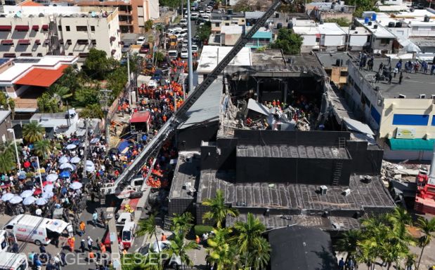 Összeomlott egy diszkó mennyezete – sokan meghaltak és megsérültek (VIDEÓ) 