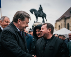 Antonescu a magyaroknak: elnökként megvédem a nemzeti identitáshoz való jogot