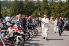 Évadnyitó motoros áldás: halasztották az eseményt az időjárás miatt