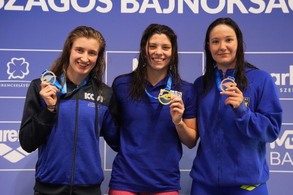 Úszás: újabb magyar országos csúcsot döntött a marosvásárhelyi Fángli Henrietta