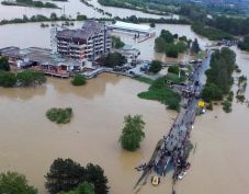 Román falvakat árasztatott el miniszterelnökként Ponta, hogy megvédje Belgrádot