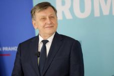 Crin Antonescu: Egy Nyugat-barát államfő garantálja a román-moldovai kapcsolatot