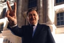 Crin Antonescu a „spiritualista” Călin Georgescuhoz hasonlította Pontát és Simiont