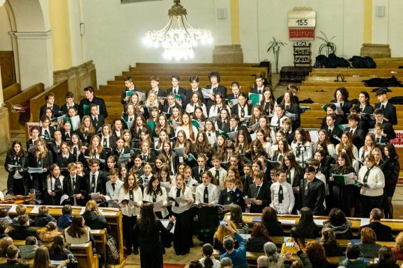 Amerikában van koncertkörúton a kolozsvári János Zsigmond Unitárius Kollégium diákkórusa