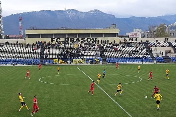 Magyar focistákra támadtak a román szurkolók Brassóban