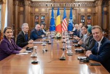 Elmozdul a holtpontról a román-amerikai viszony?