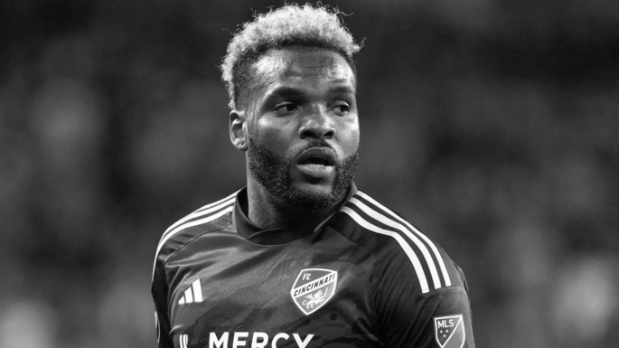 Tragédia Kínában – kizuhant a 11. emeletről a volt Rapid focista