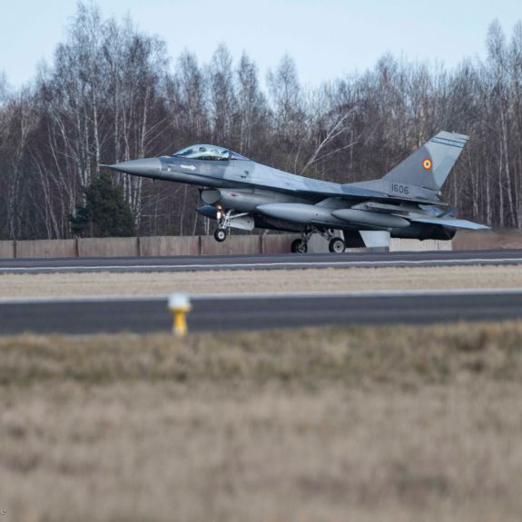 Védelmi források szerint a NATO stratégiai központjává válik a Mihail Kogălniceanu-i légibázis