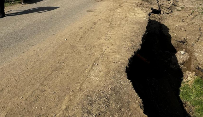 FRISSÍTVE – Földcsuszamlás Fehér megyében: 56 ház vált megközelíthetetlenné