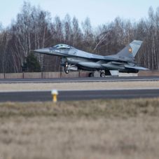 Védelmi források szerint a NATO stratégiai központjává válik a Mihail Kogălniceanu-i légibázis 