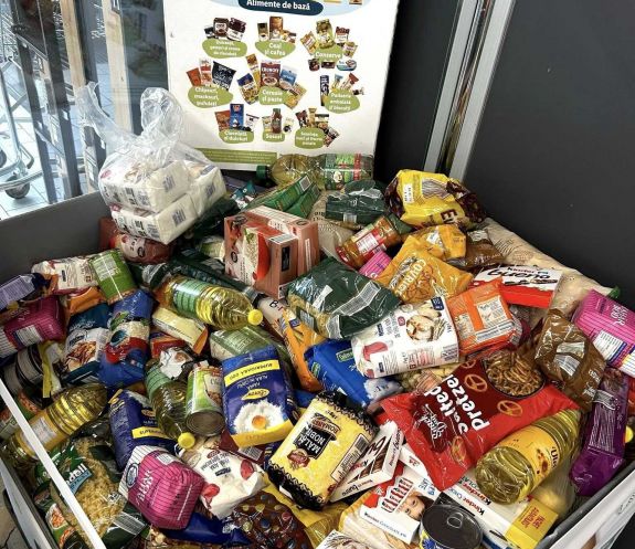 Több száz tonna élelmiszert gyűjtöttek a rászorulóknak