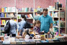 „Sokan temetik a könyvet, de a gyakorlat nem igazolja” – Két hét múlva kezdődik a Csíkszeredai Könyvvásár