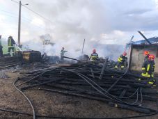 Leégett egy gazdasági épület Gyergyócsomafalván