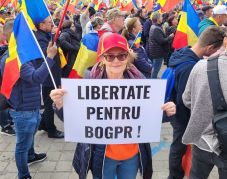 Szervezetten özönlöttek a beadványok az államfőválasztást érvénytelenítő alkotmánybírósági határozat felfüggesztésére