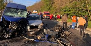 Három jármű ütközött – hárman megsérültek