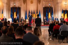 Tíz elnökjelölt vitázott: Nicușor Dan bocsánatkérésre kényszerült a többiekkel szemben