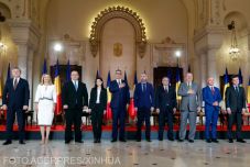 Ki tudná Románia érdekeit képviselni Trumppal, Macronnal vagy Ursula von der Leyennel tárgyalva?