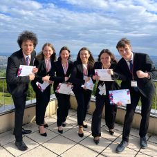 BBTE: elsőéves közgazdász szakosok a nemzetközi verseny döntőjében