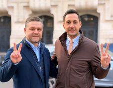 Ultranacionalista győzelemtől tartva lépett vissza az egyik főpolgármester-jelölt