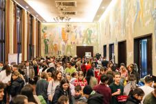 Megható összefogás a jótékonysági vásáron: 40 ezer lejjel segítik Eduárd felépülését