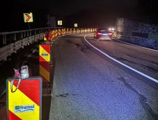 Földcsuszamlás Comarnicnál: részleges forgalomkorlátozást vezettek be az országúton (VIDEÓ)