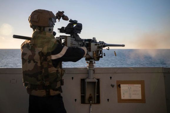 Drónok miatt nyitottak tüzet egy francia nukleáris katonai bázison