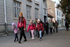 Lábbusz program Székelyudvarhelyen – Inkább esőköpenyben, mint autóval az iskolába