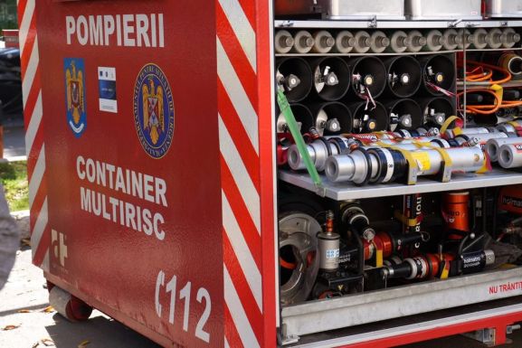 Gázszivárgás miatt riasztották a marosvásárhelyi tűzoltókat egy tömbház lakói (VIDEÓ)