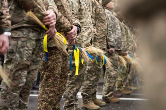 Balesetben életét vesztette egy brit katona Ukrajnában
