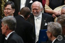 Krasznahorkai átvette az irodalmi Nobel-díjat