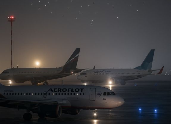 Fennakadást okozott a moszkvai repülőterek működésében az éjszakai ukrán dróntámadás