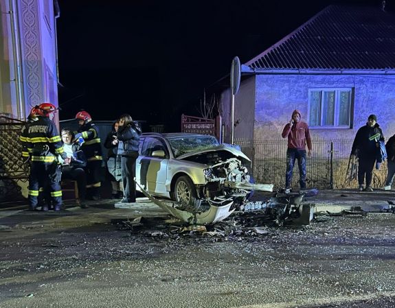 Két személyautó ütközött össze a városban: többen súlyosan megsérültek