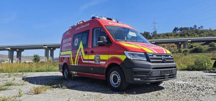 Súlyos baleset Nagyvárad belvárosában – Újra kellett éleszteni az oszlopnak hajtó sofőrt