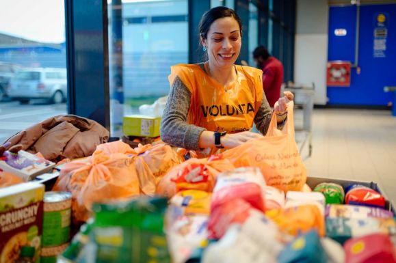 Több mint 136 ezer rászoruló kap élelmiszercsomagot az országos karácsonyi gyűjtés által