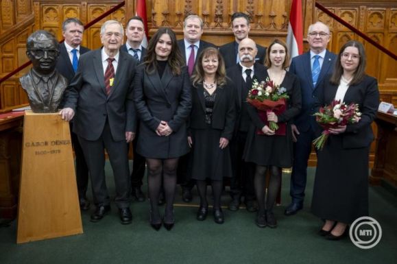 Kolozsvárra került a külhoni Gábor Dénes-díj