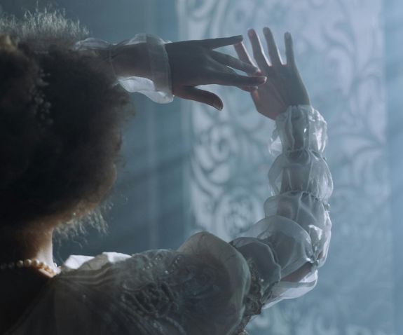 Magyarországi nemesi család dúsgazdag leszármazottjának adta ki magát egy erdélyi nő – Eljárás indult